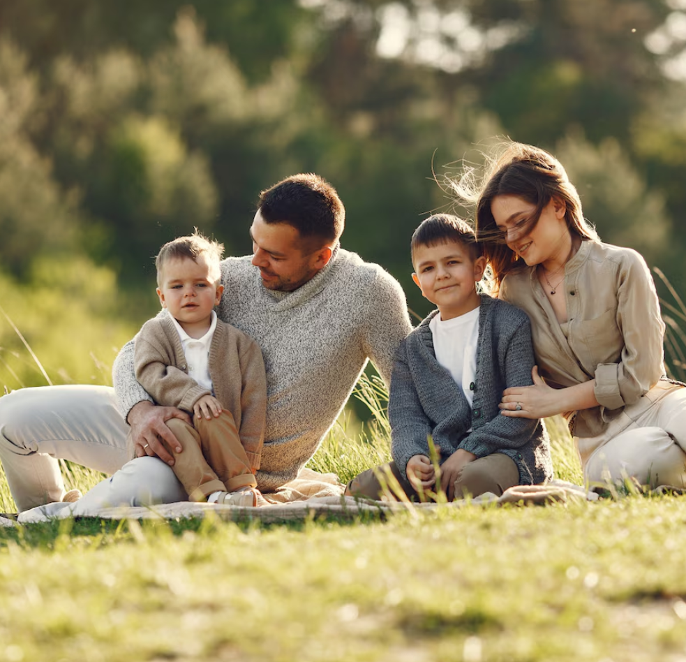 Família feliz ao ar livre